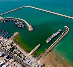 احداث موج شکن های توسعه بندر کنگان